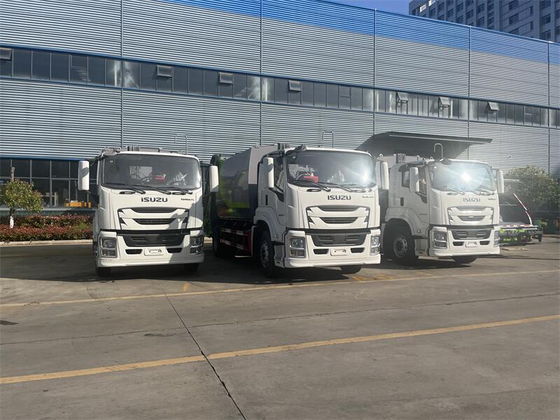 13方慶鈴五十鈴壓縮式垃圾車(chē)